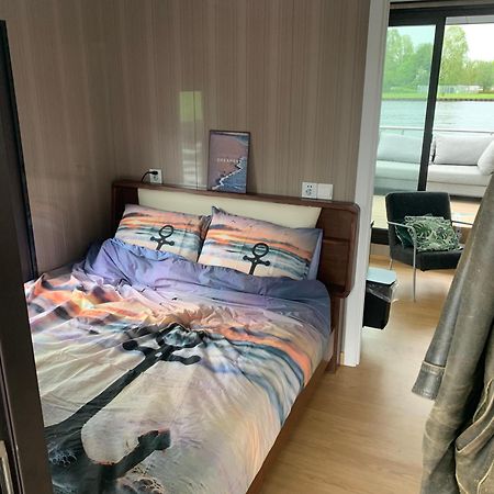 Houseboot Solcamastraat 24 C Hotel Suameer Buitenkant foto
